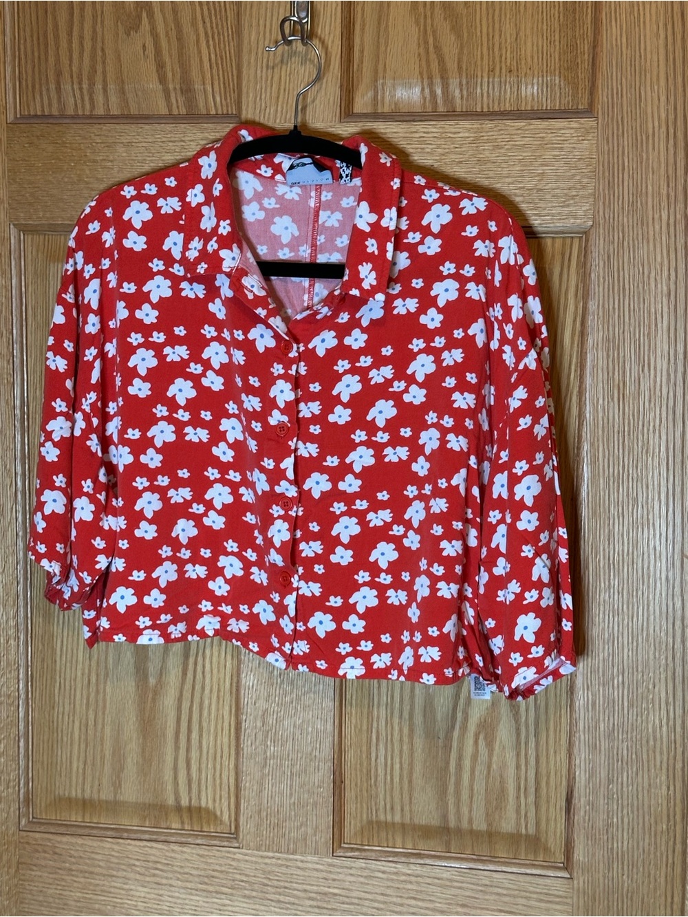 ASOS red & white floral button down blouse size medium